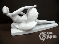 Скульптура "Умирающий лебедь"